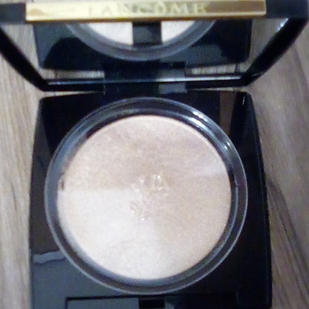 Lancome dual finish highlighter in 02 luminous gold never used